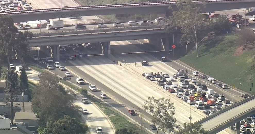 All Lanes Of 405 Freeway Near LAX Closed For 2 Hours In Both Directions all-lanes-of-405-freeway-near-lax-closed-for-2-hours-in-both-directions