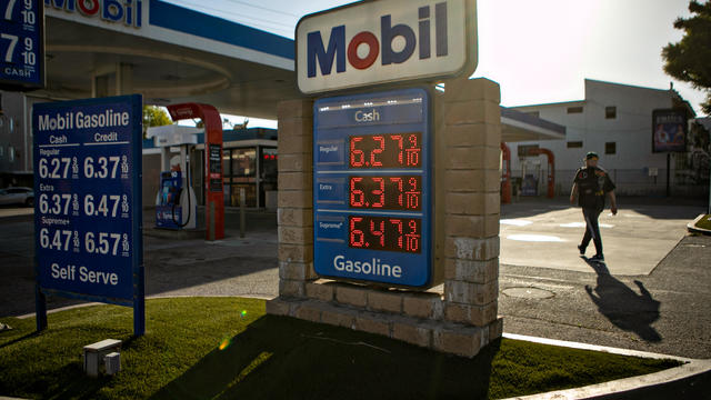 Gas prices continue to rise in LA 