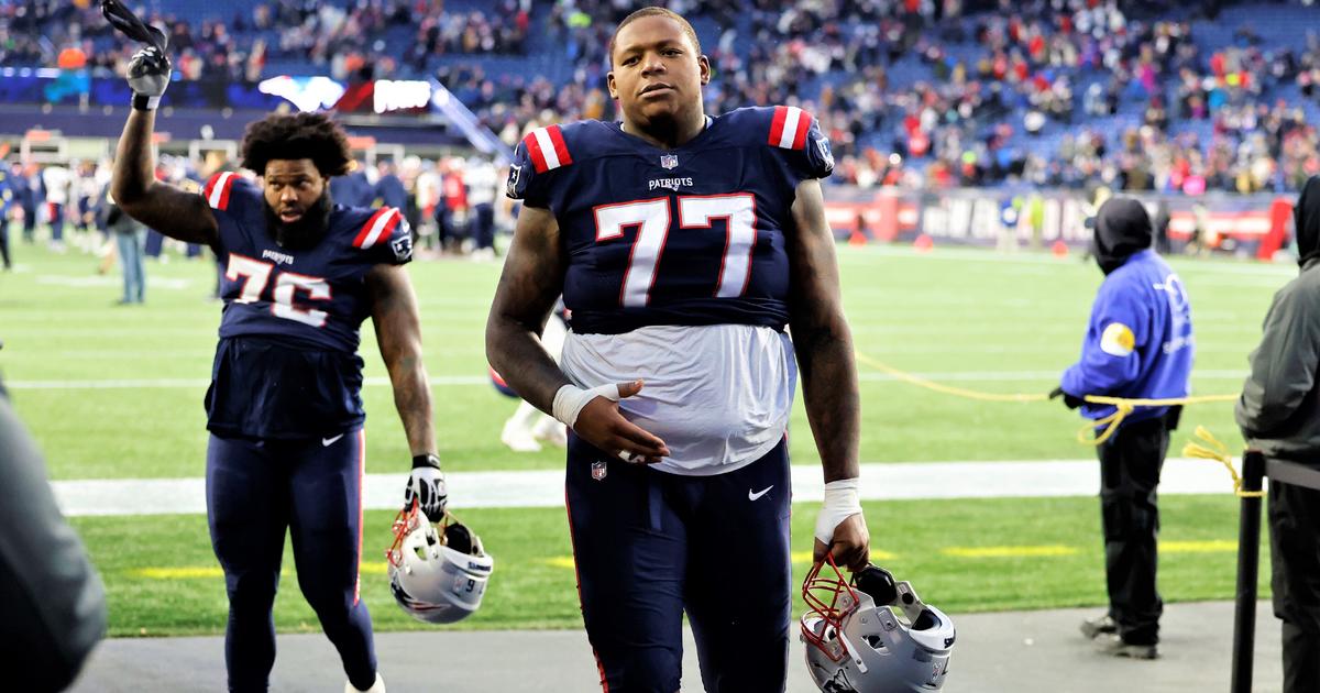 New England Patriots offensive lineman Trent Brown (77) jogs on to