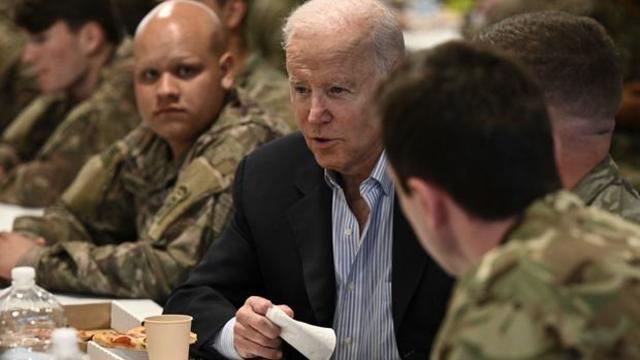 President-Biden-visits-US-troops-in-Warsaw-gettyimages.jpg 