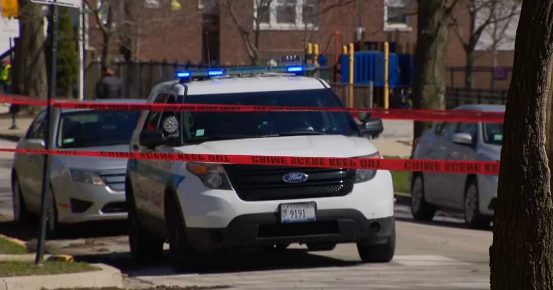 Man, 61, shot and killed in South Shore - CBS Chicago