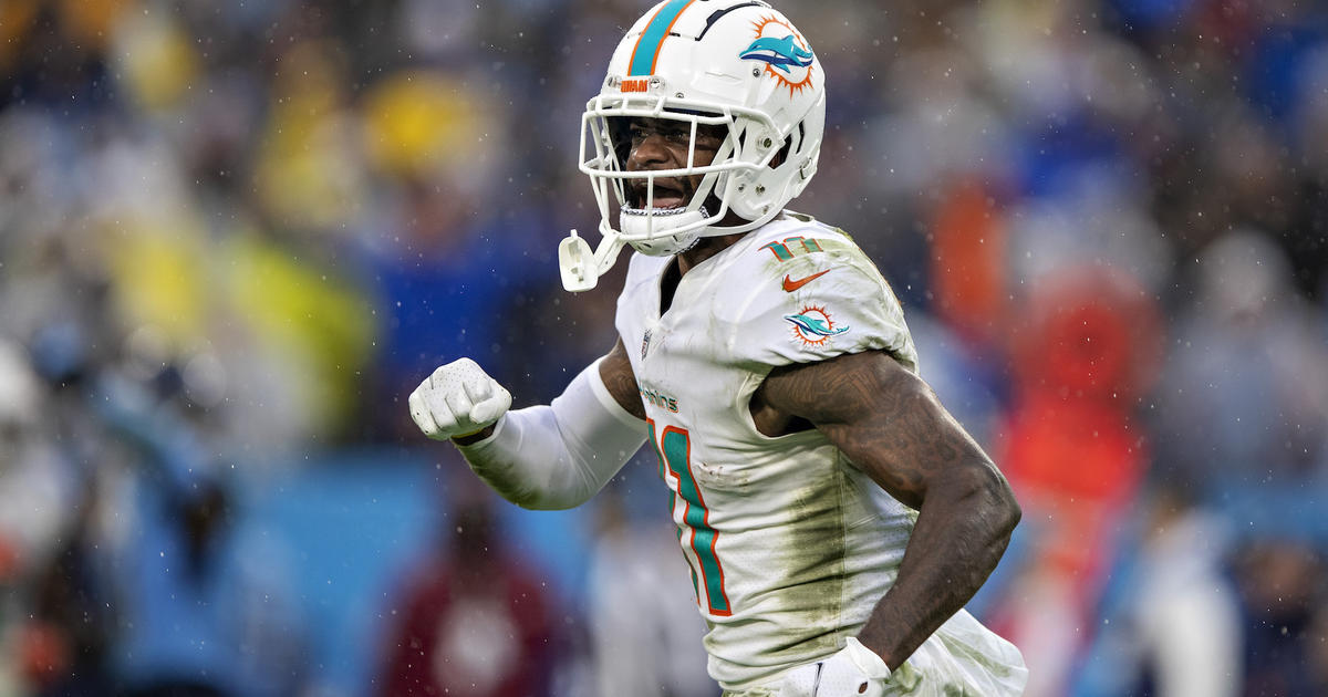 Patriots Acquire Wide Receiver DeVante Parker In Trade With Miami