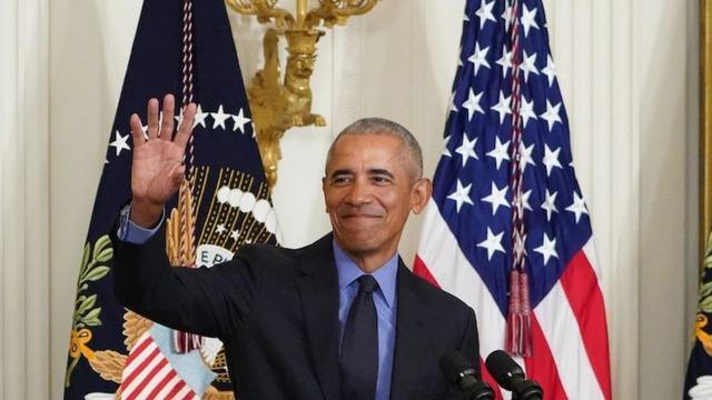 cbsn-fusion-obama-returns-to-white-house-in-first-appearance-since-leaving-office-thumbnail-949313-640x360.jpg 