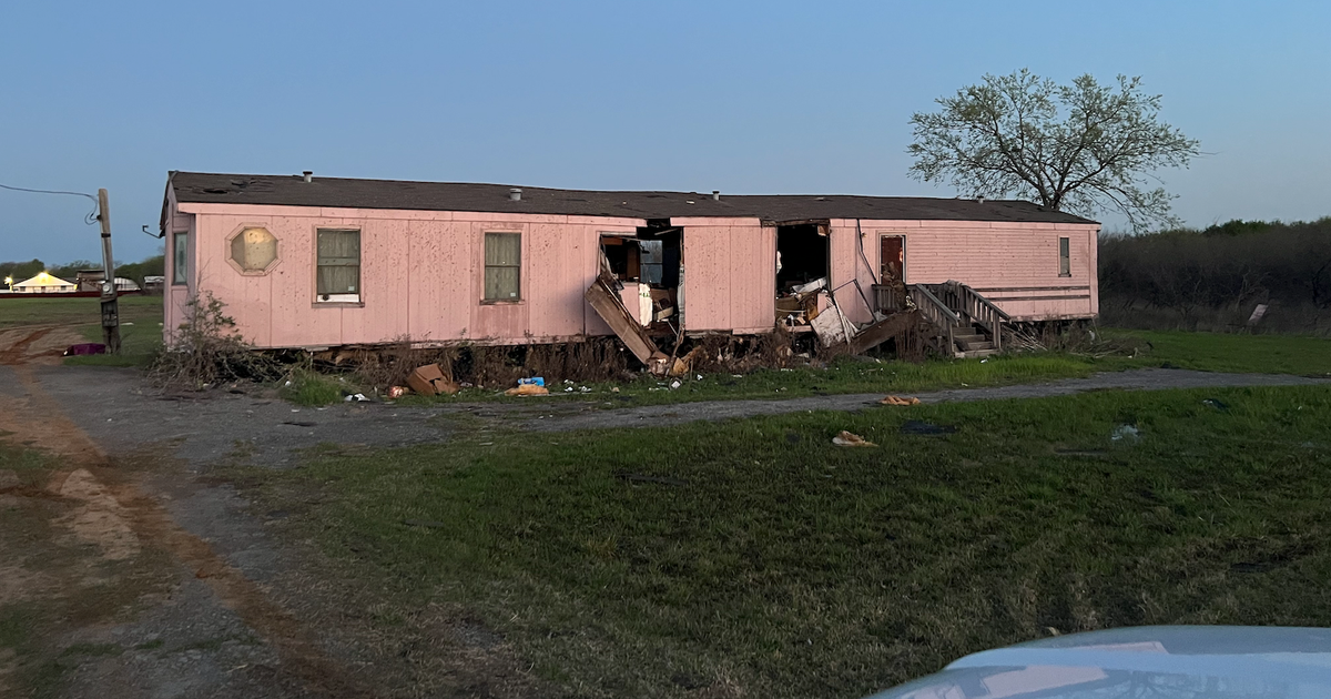 Midlothian residents continue cleanup days after tornado touched down