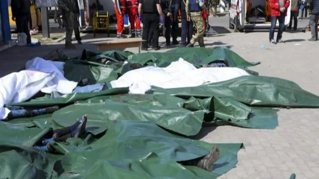 cbsn-fusion-dozens-killed-in-russian-strike-at-train-station-in-eastern-ukraine-thumbnail-953243-640x360.jpg 
