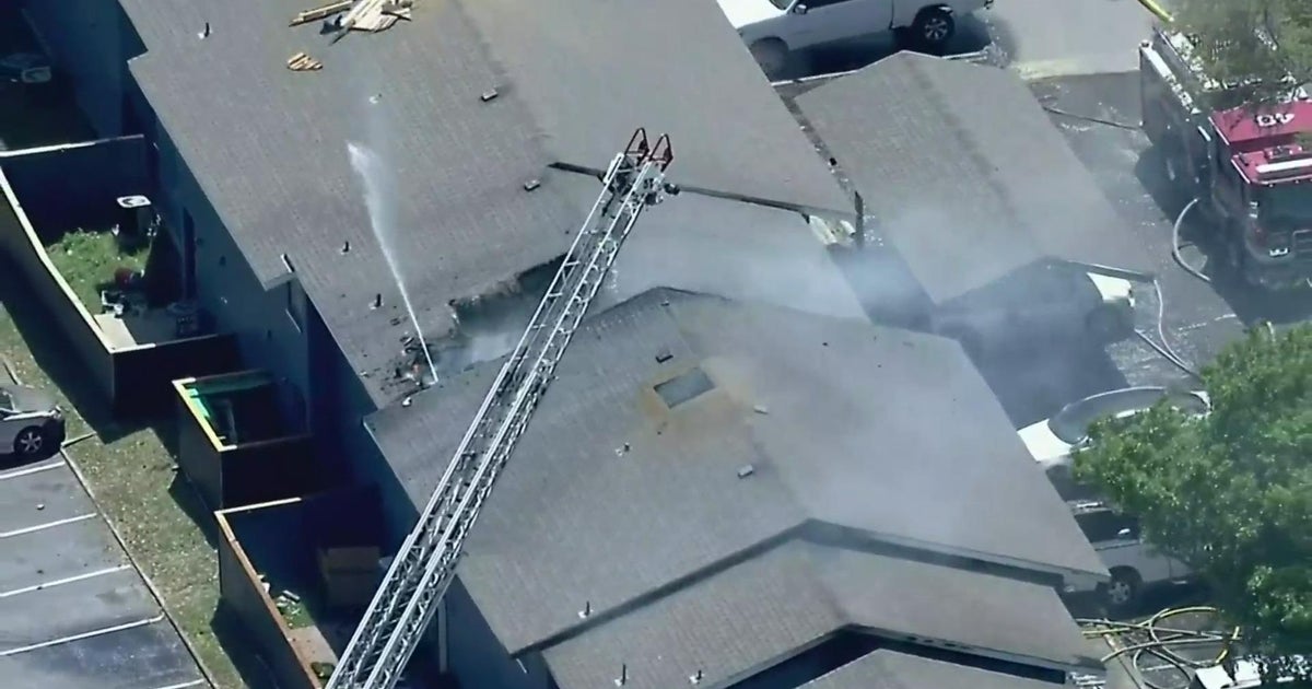 Dallas FireRescue responds to twoalarm apartment fire CBS Texas