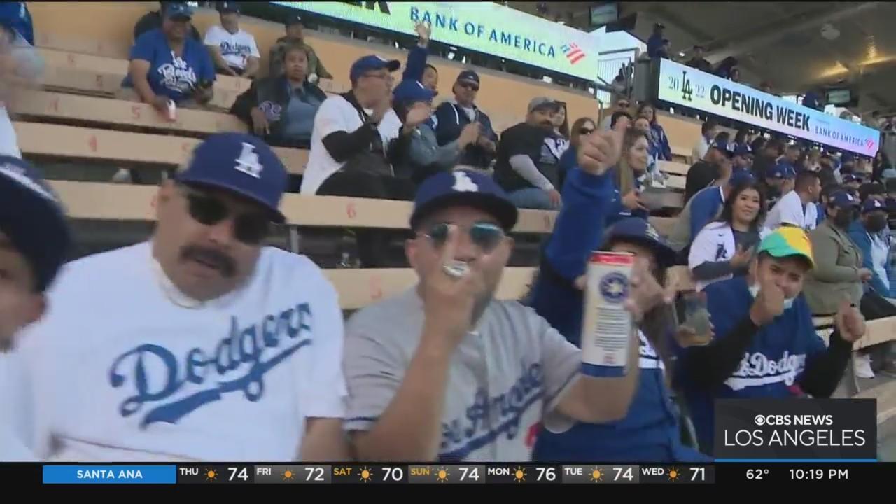 Win or lose, Dodgers' fans will always wear their L.A. hats - Los