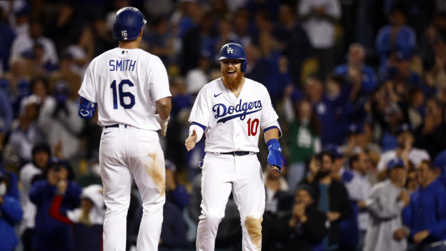 Cincinnati Reds v Los Angeles Dodgers 