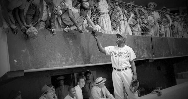 MLB honors 75th anniversary of Jackie Robinson breaking the color