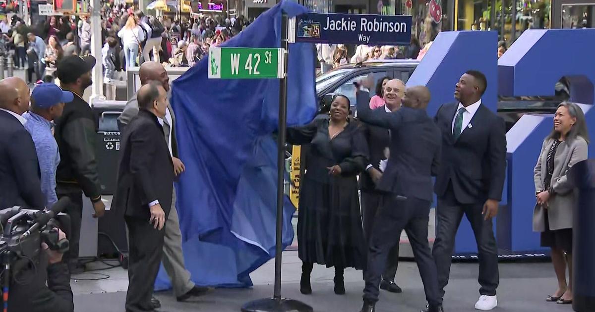 Jackie Robinson Day celebrations mark 75th anniversary of breaking of MLB's  color barrier - CBS New York