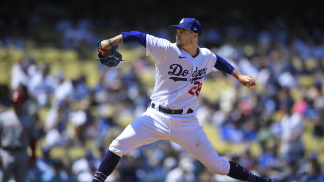 Cincinnati Reds v Los Angeles Dodgers 