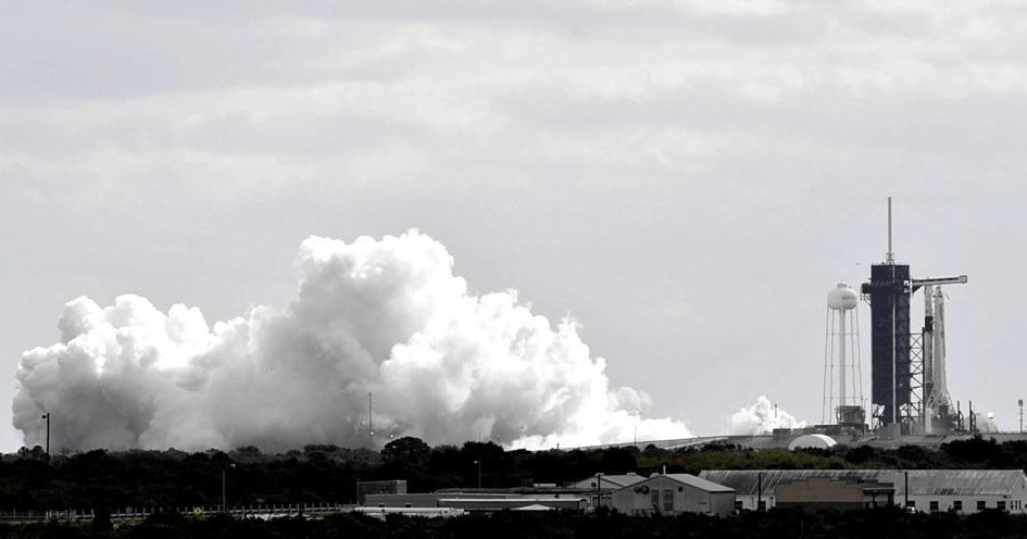 Commercial station crew stuck in space awaiting better splashdown weather