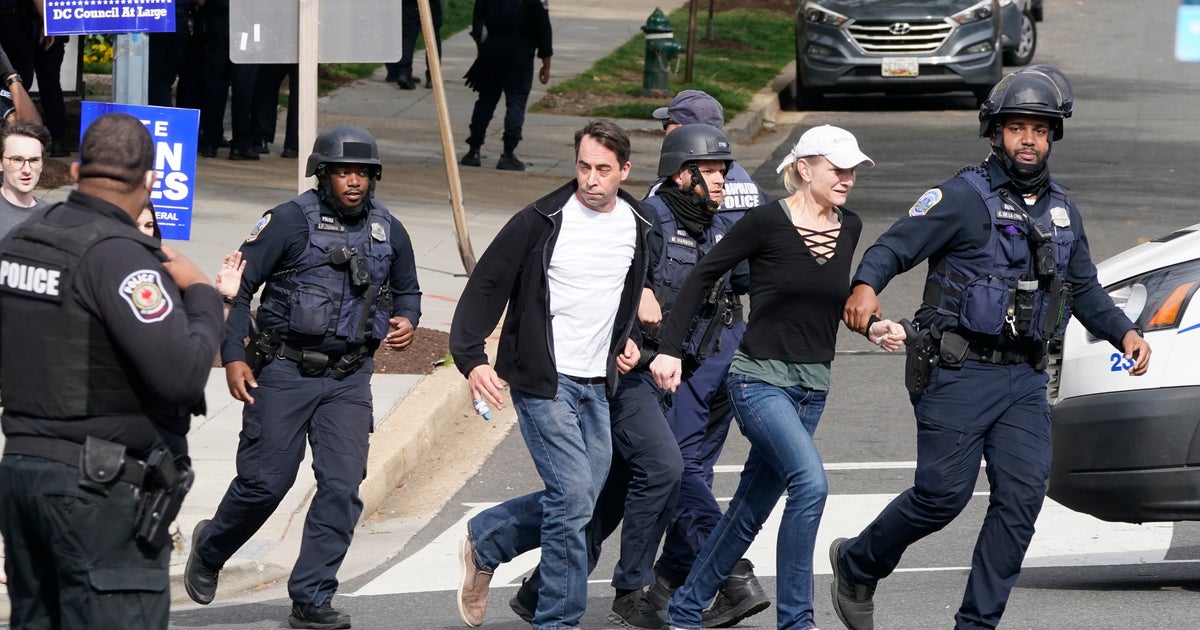Suspect Found Dead After Shooting 4, Causing Panic In DC - CBS Baltimore
