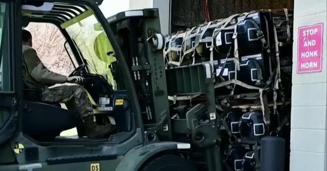 U.S. sends $800M in military aid to Ukraine - CBS News