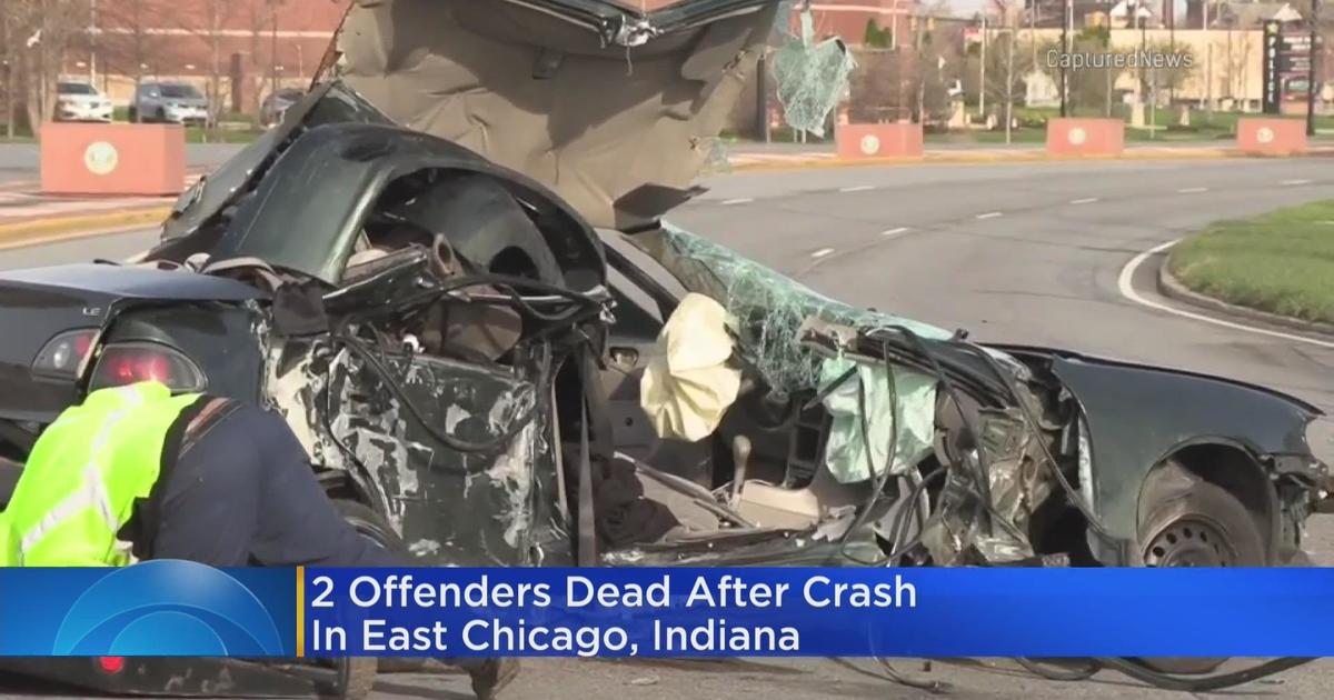 1 dead after multi-car crash on Chicago's Southwest Side - CBS Chicago