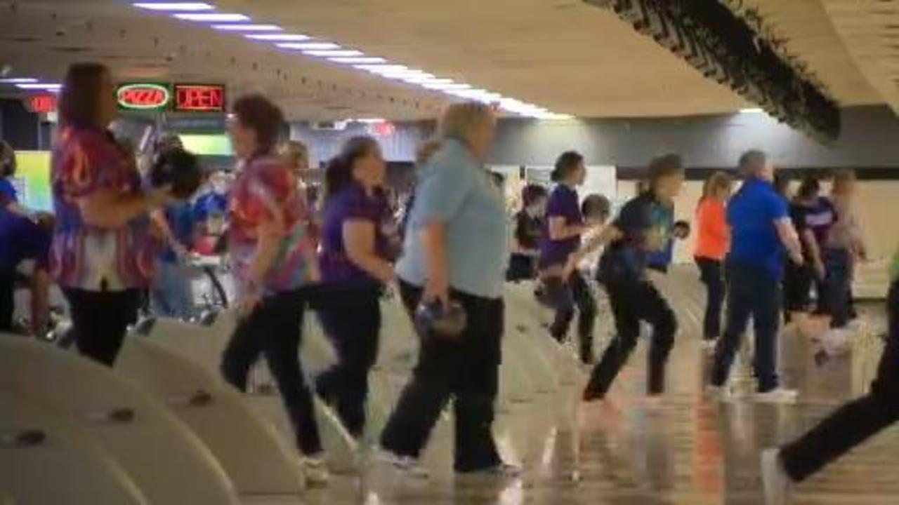 Big tourism money rolls in with women's bowling championship tournament in  Addison