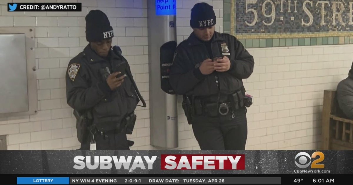 Mayor Adams calls out cops after subway station shooting - CBS New York