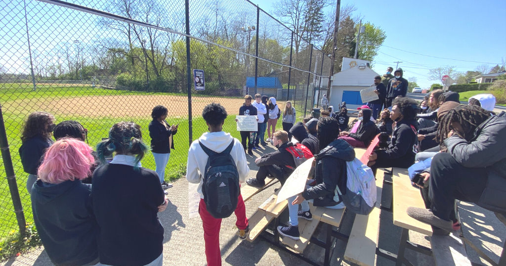 Students walk out of Brashear High School advocating for more diverse