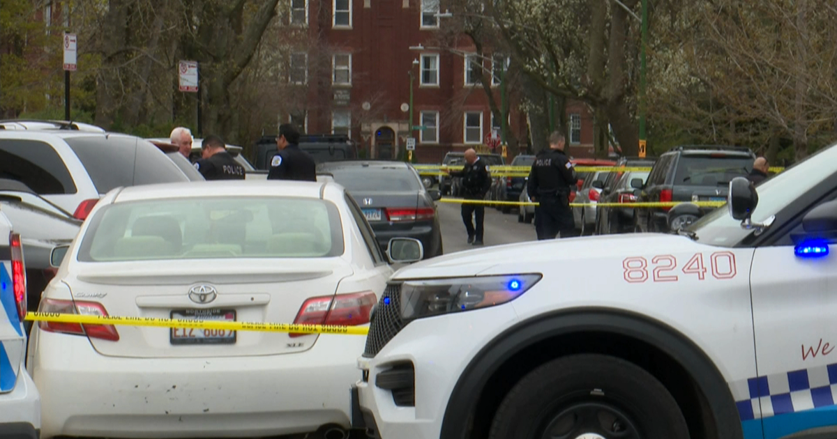 Man shot, wounded in car in broad daylight in Albany Park - CBS Chicago