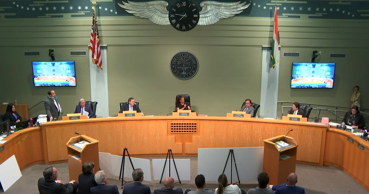 Diaz de la Portilla, Gabela headed to runoff for Miami Fee – District 1 Diaz de la Portilla, Gabela headed to runoff for Miami Fee – District 1