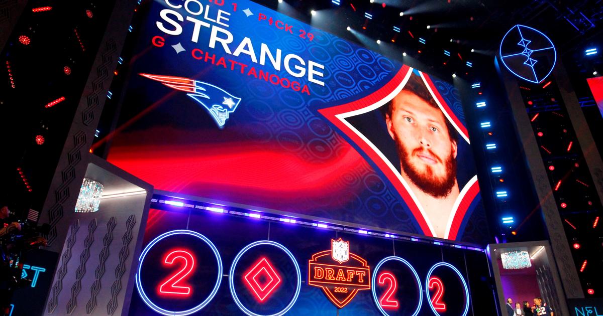 patriots picks 2022 draft