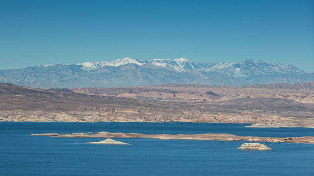 Lake Mead Water Level Continues to Drop 