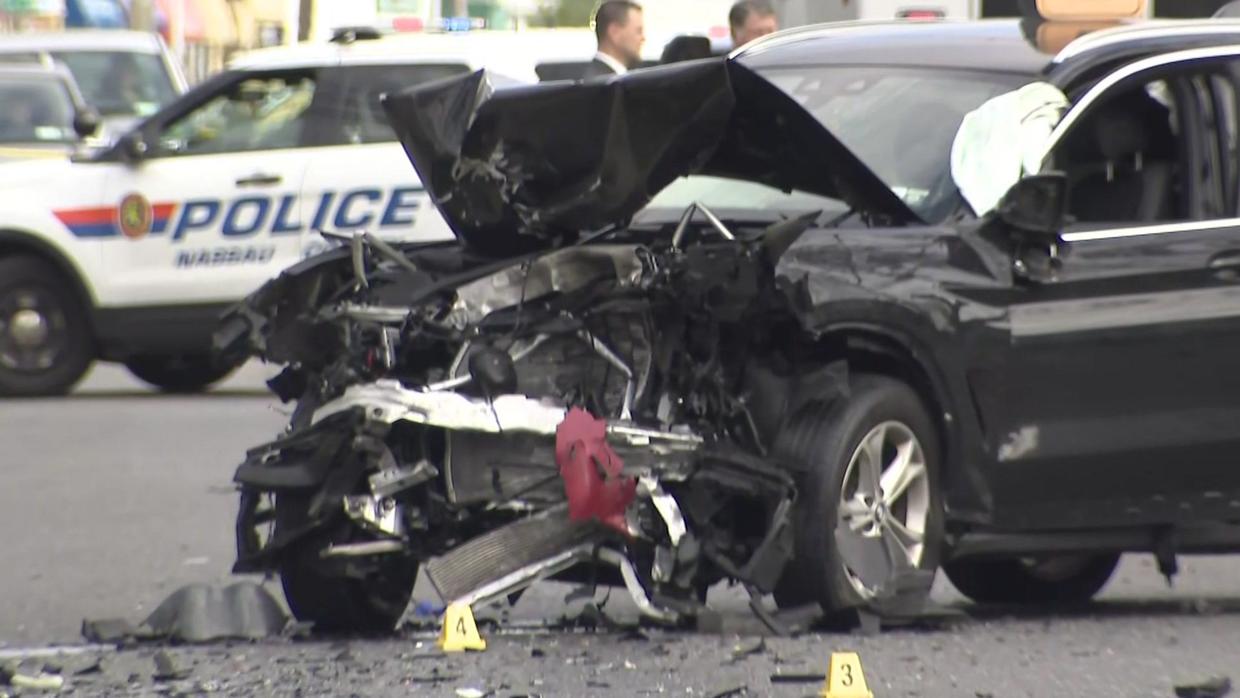 66-year-old man dead in early morning crash in Nassau County - CBS New York