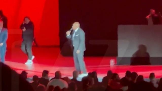 cbsn-fusion-comedian-dave-chapelle-attacked-during-performance-thumbnail-993517-640x360.jpg 