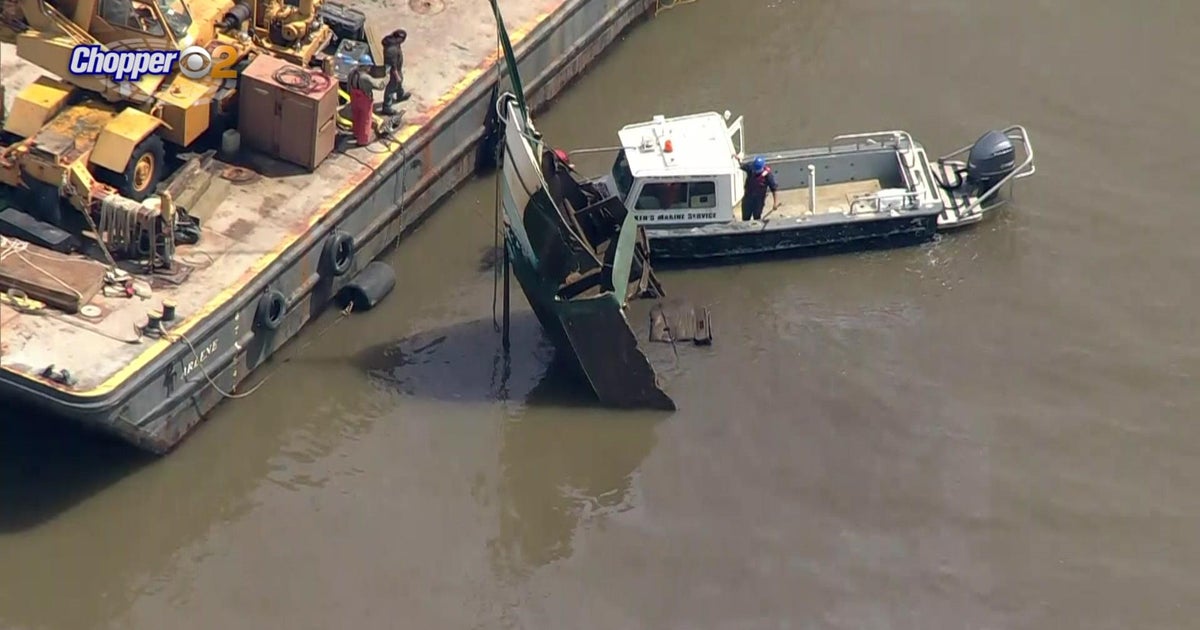 Hoboken begins removing abandoned boats from Weehawken Cove CBS New York