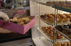 doughnut-shop-pink-box-1280.jpg 