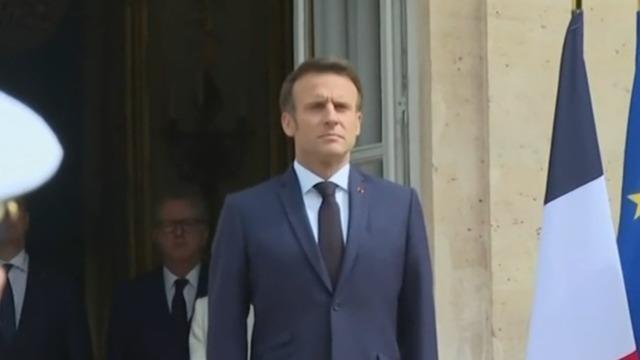 cbsn-fusion-french-president-emmanuel-macron-sworn-in-for-second-five-year-term-thumbnail-997917-640x360.jpg 