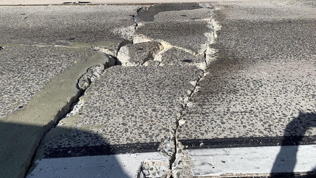 101-fwy-cracked-pavement.jpg 