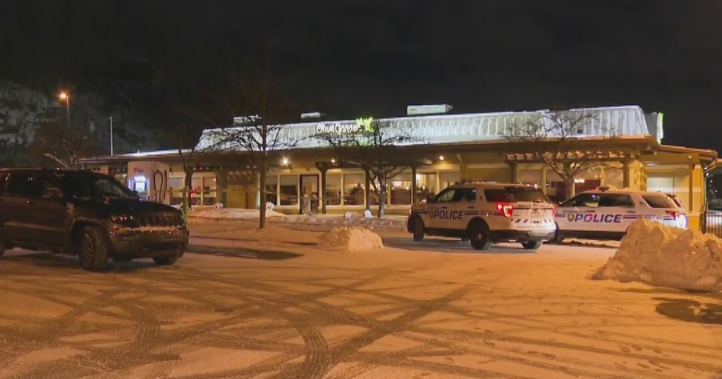 Man accused in Olive Garden robbery, shooting heading to trial CBS