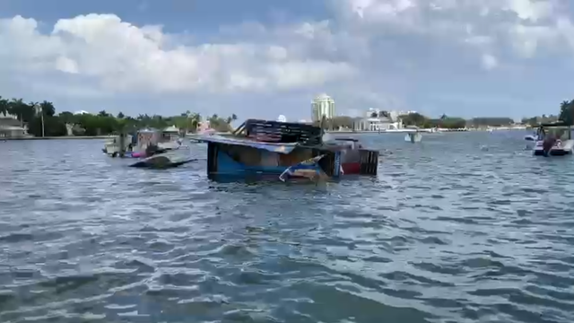 jays-sandbar-food-boat.png 