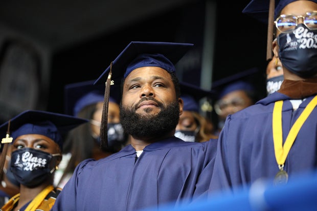 Anthony Anderson graduates from Howard University