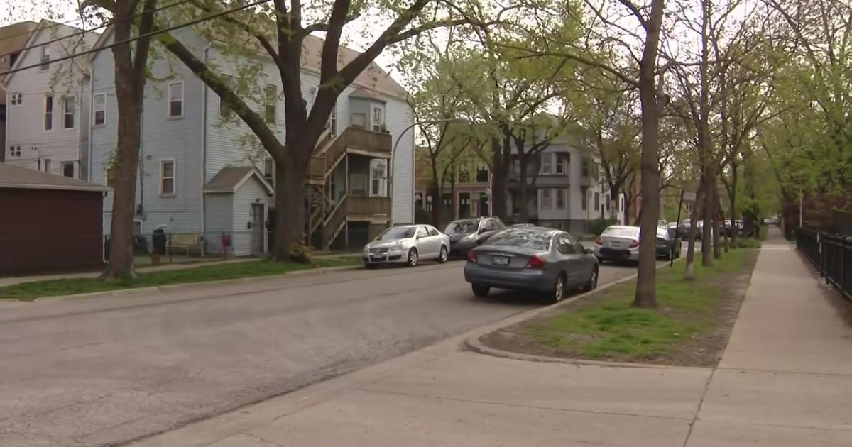 Neighbors Alarmed By Rash Of Armed Robberies In Lincoln Park Lakeview