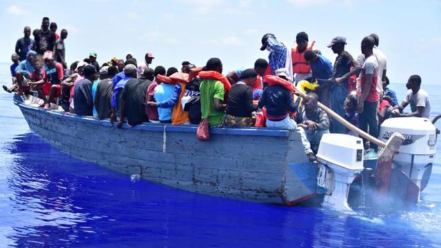 Coast-Guard-Haitian-Migrants-5-11.jpg 