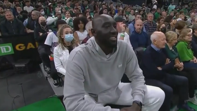 anvato-6238710-celtics-fans-with-floor-seats-blocked-by-tacko-fall-42-560648.png 