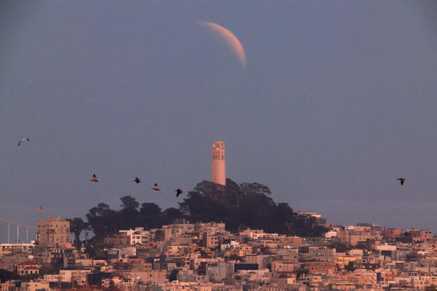 "Super flower blood moon" over San Francisco 