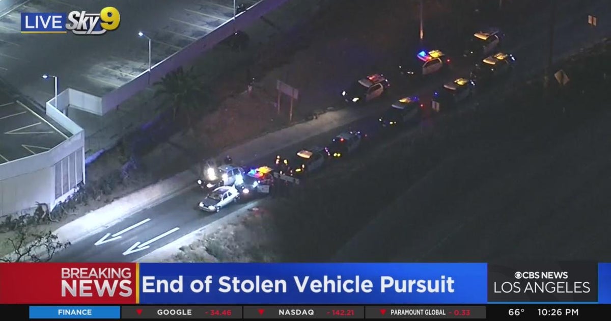 End of stolen vehicle pursuit backs up traffic on NB 101 Freeway - CBS ...