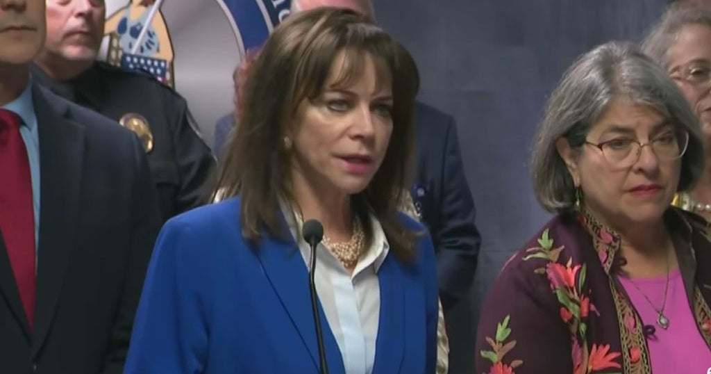 Miami-Dade State Attorney, County Take Aim At Elderly Abuse - CBS Miami