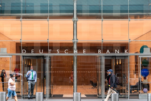 slide14-deutsche-bank-gettyimages-1235558210.jpg 