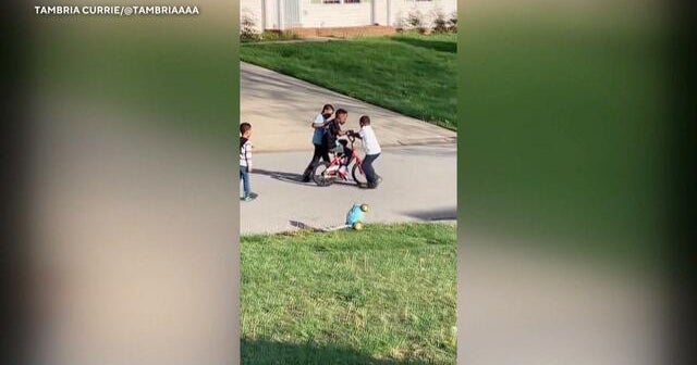 Uplift Neighborhood kids teach boy to ride bike without training