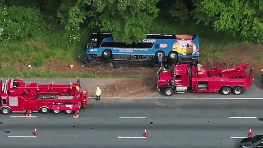 27 Megabus passengers injured after bus rolls over along I-95 - CBS ...