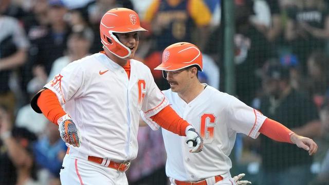 Pederson Hits 3 HRs, Drives in 8 as Giants Stun Mets 13-12