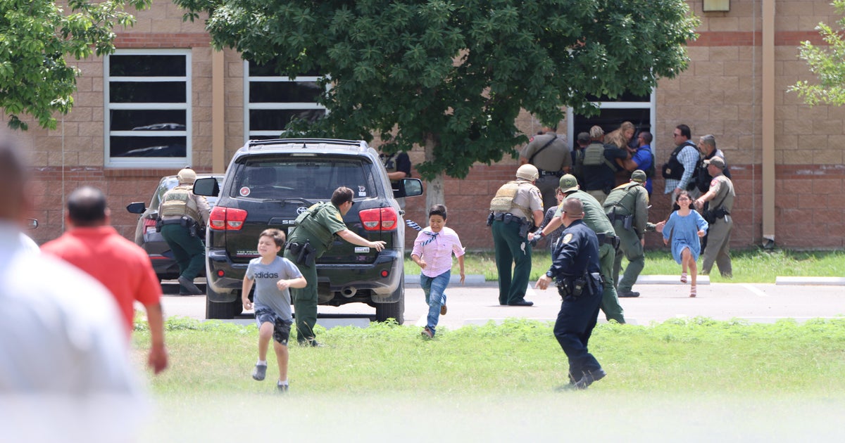 2 officers passed up chance to shoot Texas school gunman for fear of hitting children, deputy says