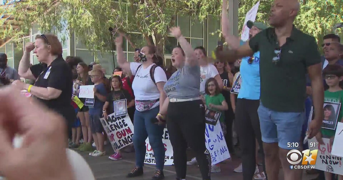 Peaceful protests at NRA convention - CBS Texas