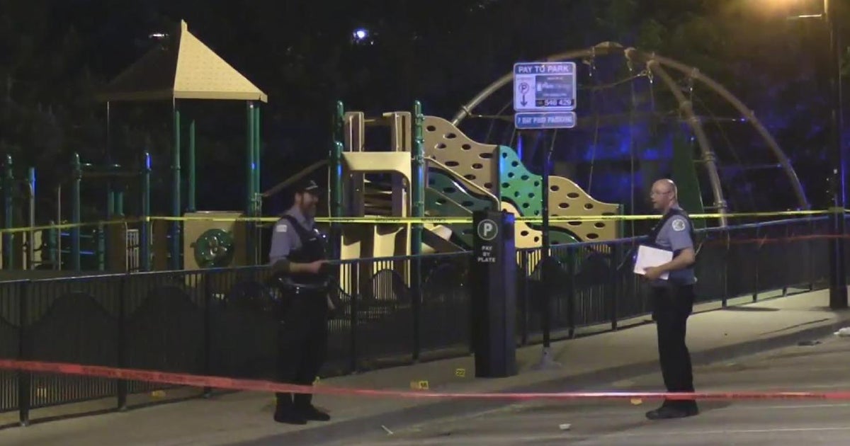 Woman in serious condition after shooting in River North CBS Chicago