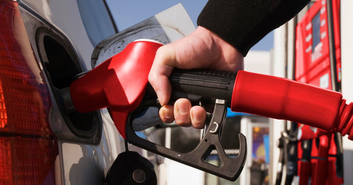 Gas prices drop further in New Jersey, around nation