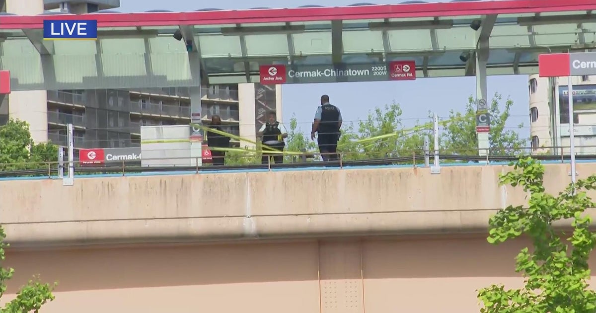 Two women attacked at CTA Red Line station in Chinatown - CBS Chicago